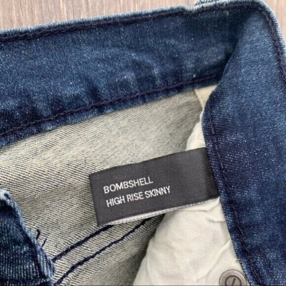 Free People NEON BLONDE High Rise Skinny Jeans Dark Wash Distressed Size 24 - Picture 9 of 15